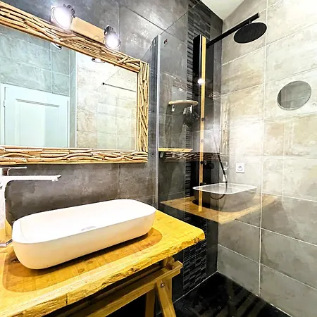 Des Vignes Et 度假居 Quarante