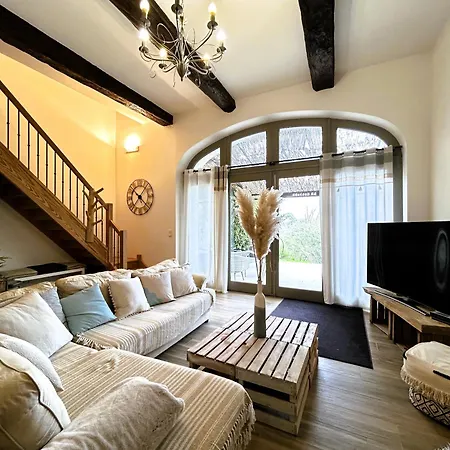 Des Vignes Et Tatil Evi