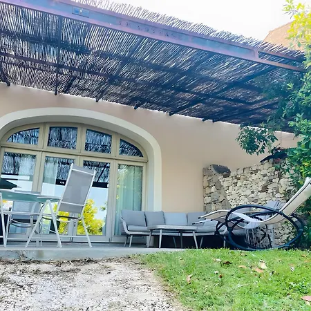 Des Vignes Et Tatil Evi
